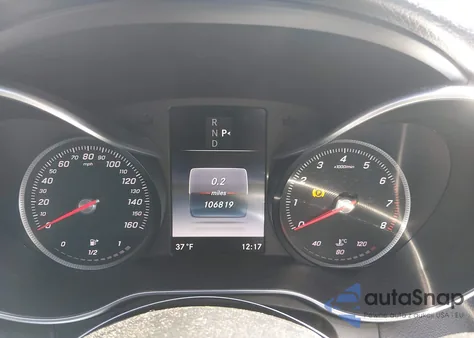 2016 Mercedes-Benz C 300 Sport 4Matic z USA, uszkodzony, nr VIN 55SWF4KBXGU160962